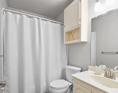 10800 Alexandria Drive - Photo Thumbnail 18