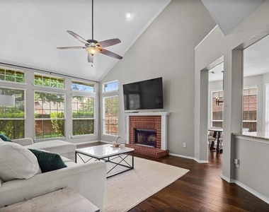 10800 Alexandria Drive - Photo Thumbnail 7