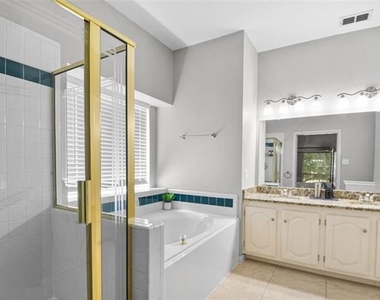 10800 Alexandria Drive - Photo Thumbnail 16