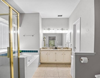 10800 Alexandria Drive - Photo Thumbnail 15