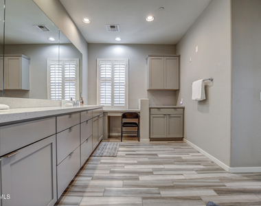 3935 E Rough Rider Road - Photo Thumbnail 20
