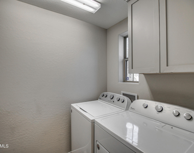 3935 E Rough Rider Road - Photo Thumbnail 26