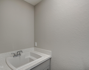 3935 E Rough Rider Road - Photo Thumbnail 27