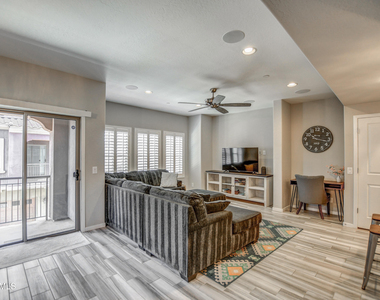 3935 E Rough Rider Road - Photo Thumbnail 11