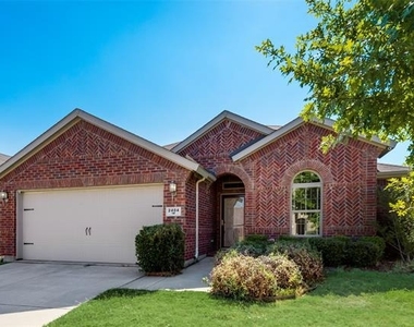2404 Sun Creek Drive - Photo Thumbnail 3