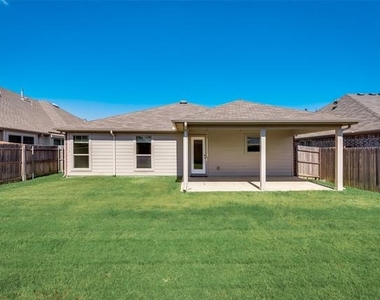 2404 Sun Creek Drive - Photo Thumbnail 18