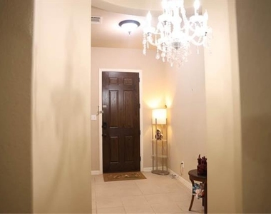 2321 Petunia Ln - Photo Thumbnail 3