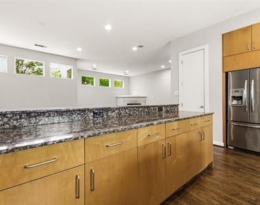3925 Gilbert Avenue - Photo Thumbnail 13