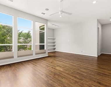 3925 Gilbert Avenue - Photo Thumbnail 27