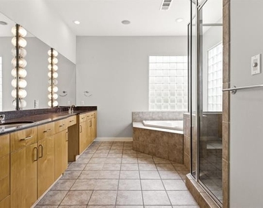 3925 Gilbert Avenue - Photo Thumbnail 28