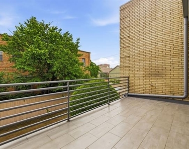 3925 Gilbert Avenue - Photo Thumbnail 23