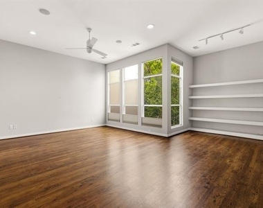 3925 Gilbert Avenue - Photo Thumbnail 25