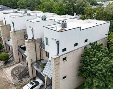 3925 Gilbert Avenue - Photo Thumbnail 37
