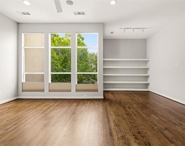 3925 Gilbert Avenue - Photo Thumbnail 26