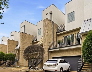 3925 Gilbert Avenue - Photo Thumbnail 36