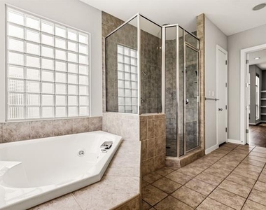 3925 Gilbert Avenue - Photo Thumbnail 30