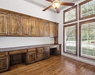 11907 Bamberg Lane - Photo Thumbnail 18