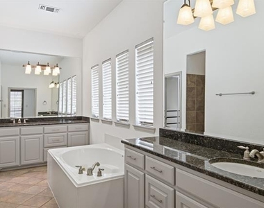 11907 Bamberg Lane - Photo Thumbnail 23