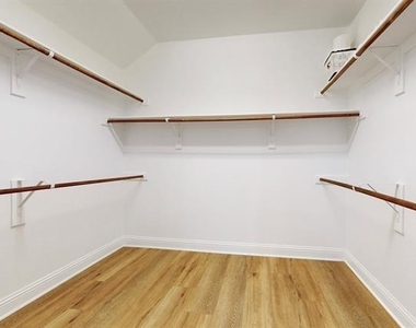 6112 Whale Rock Court - Photo Thumbnail 18