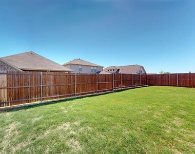 6112 Whale Rock Court - Photo Thumbnail 27