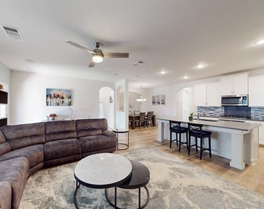6112 Whale Rock Court - Photo Thumbnail 2