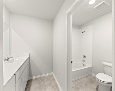 317 Bent Oak Drive - Photo Thumbnail 6
