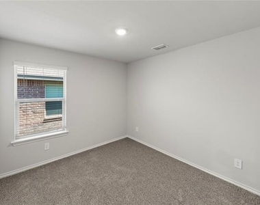317 Bent Oak Drive - Photo Thumbnail 17