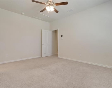 6721 Farsight Drive - Photo Thumbnail 13