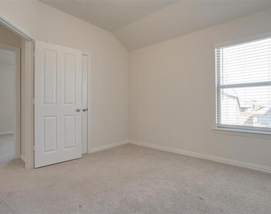 6721 Farsight Drive - Photo Thumbnail 16