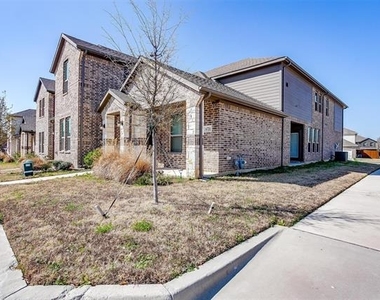 6721 Farsight Drive - Photo Thumbnail 1