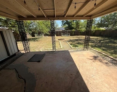 2826 S 39th Street - Photo Thumbnail 15