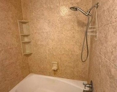 2826 S 39th Street - Photo Thumbnail 11