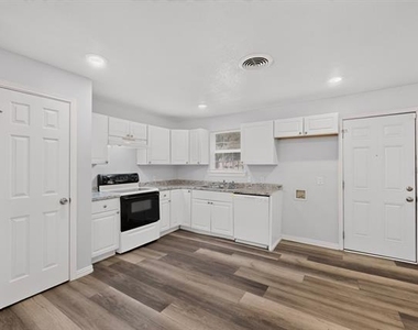 4401 Steven Street - Photo Thumbnail 6