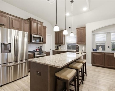 540 Ramon Street - Photo Thumbnail 6