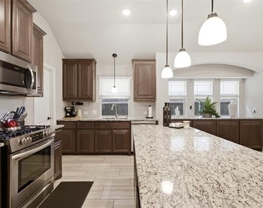 540 Ramon Street - Photo Thumbnail 7