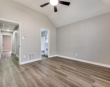 2238 Arroyo Avenue - Photo Thumbnail 15