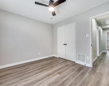 2238 Arroyo Avenue - Photo Thumbnail 18