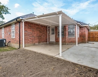 2238 Arroyo Avenue - Photo Thumbnail 22