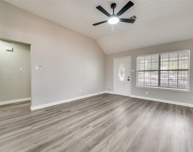 2238 Arroyo Avenue - Photo Thumbnail 4