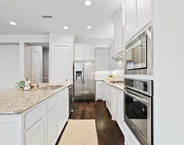 8063 Canal Street - Photo Thumbnail 5