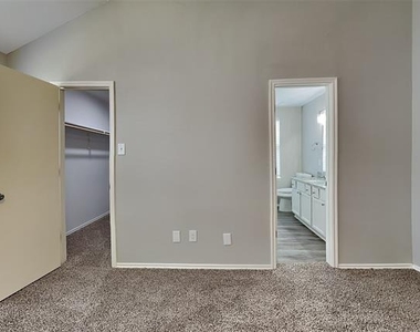 13225 Elmhurst Drive - Photo Thumbnail 7