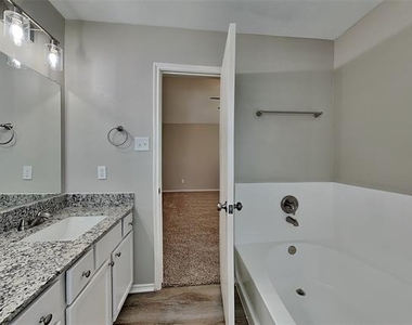13225 Elmhurst Drive - Photo Thumbnail 9