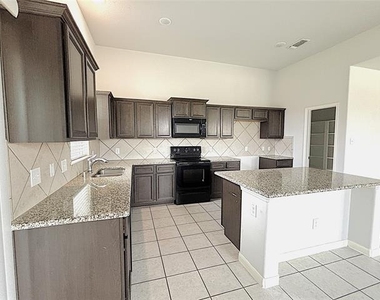 9470 Smoke Tree Drive - Photo Thumbnail 3