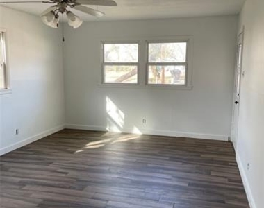 3157 S 10th Street - Photo Thumbnail 8
