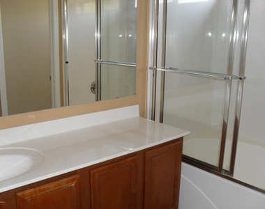 6423 W Villa Linda Drive - Photo Thumbnail 9