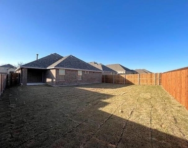 1401 Elizabeth Street - Photo Thumbnail 10