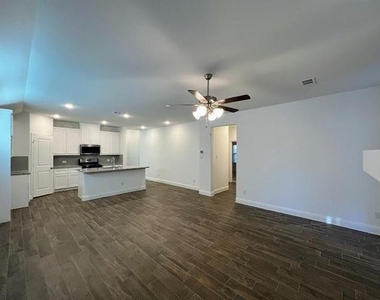1401 Elizabeth Street - Photo Thumbnail 2