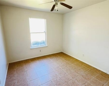 7632 Livvie Meador Lane - Photo Thumbnail 18