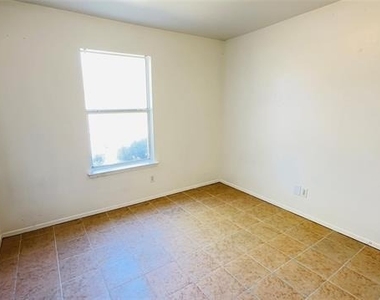 7632 Livvie Meador Lane - Photo Thumbnail 20