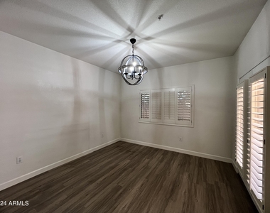 7021 E Earll Drive - Photo Thumbnail 6